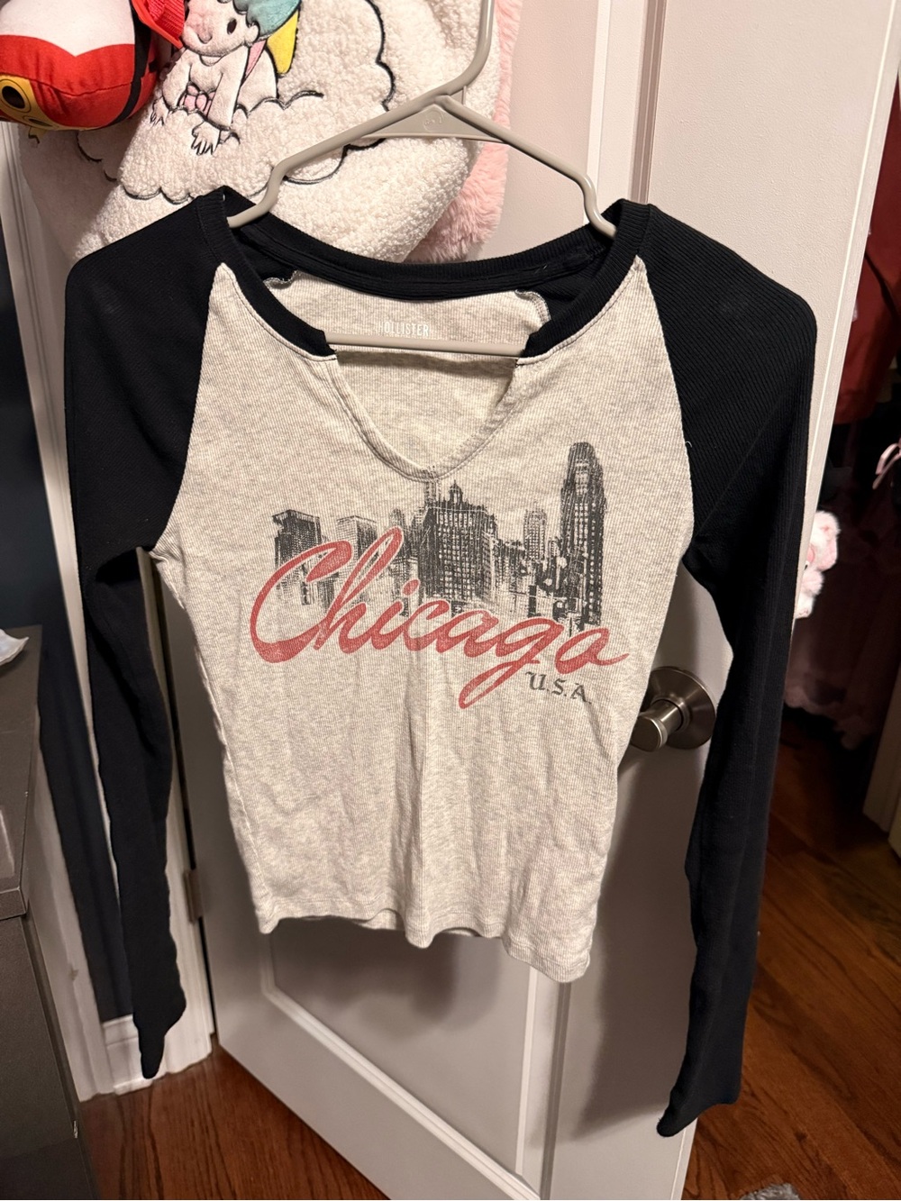 Chicago Graphic Raglan Long-Sleeve Top From Hollister- Black & Heather Gray